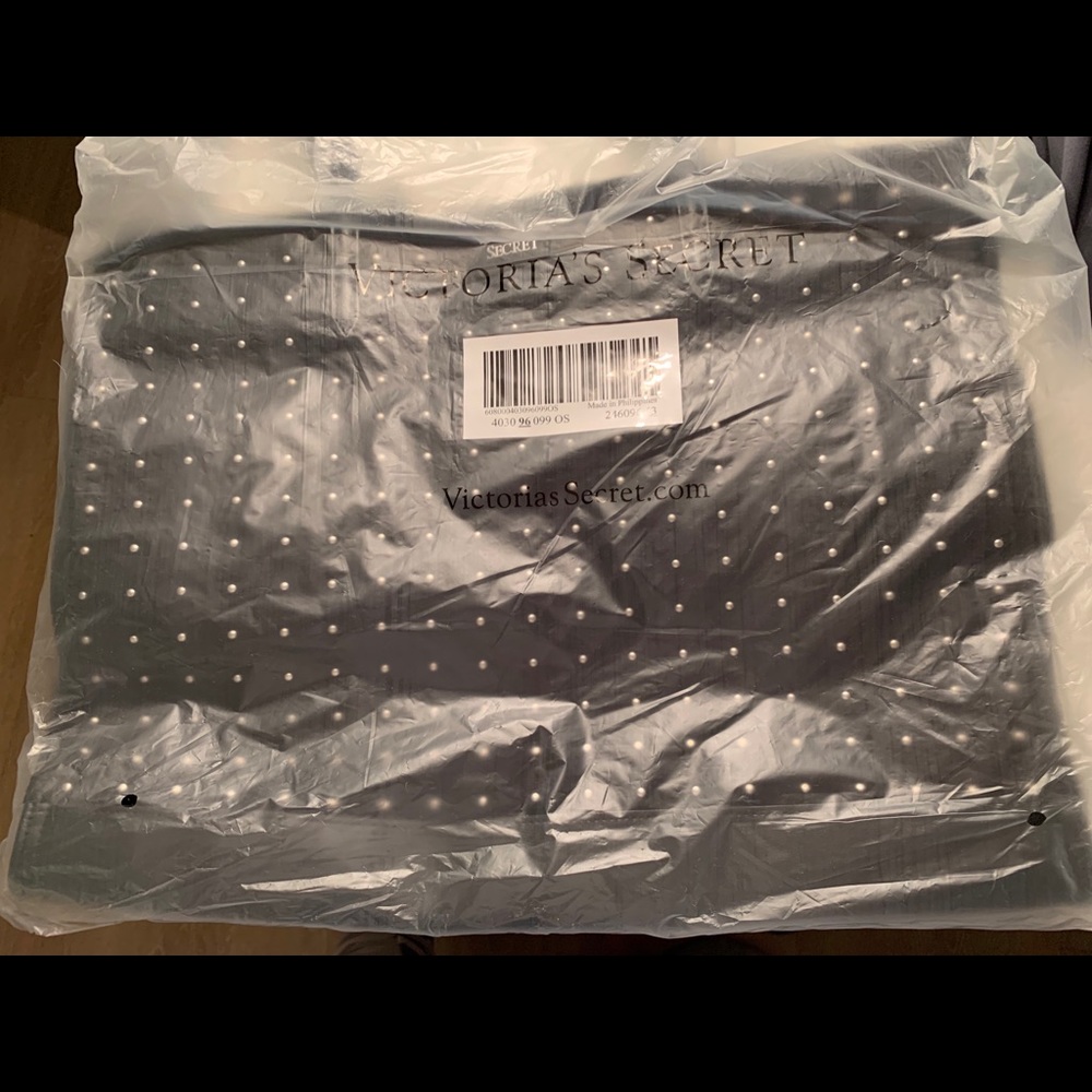 ❌SOLD❌ Victoria’s Secret Studded Tote - Picture 4 of 4